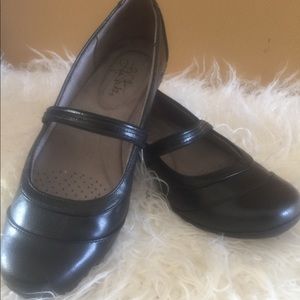 Life Stride Mary Jane Flats